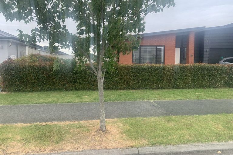 Photo of property in 34 Pepene Avenue, Takanini, 2112