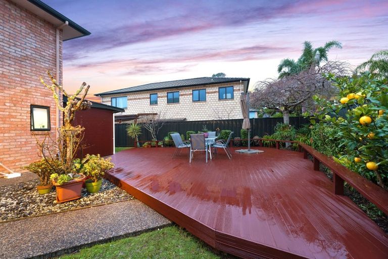 Photo of property in 30 South Kensington Way, Henderson, Auckland, 0612
