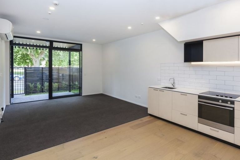 Photo of property in 2/34 Cranmer Square, Christchurch Central, Christchurch, 8013