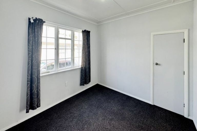 Photo of property in 1006 Tremaine Avenue, Roslyn, Palmerston North, 4414