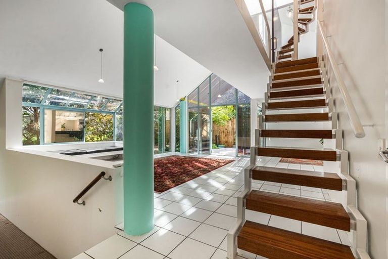 Photo of property in 2 Moata Place, Devonport, Auckland, 0624