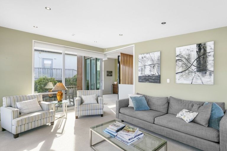 Photo of property in 7 Lakshmi Place, Khandallah, Wellington, 6035