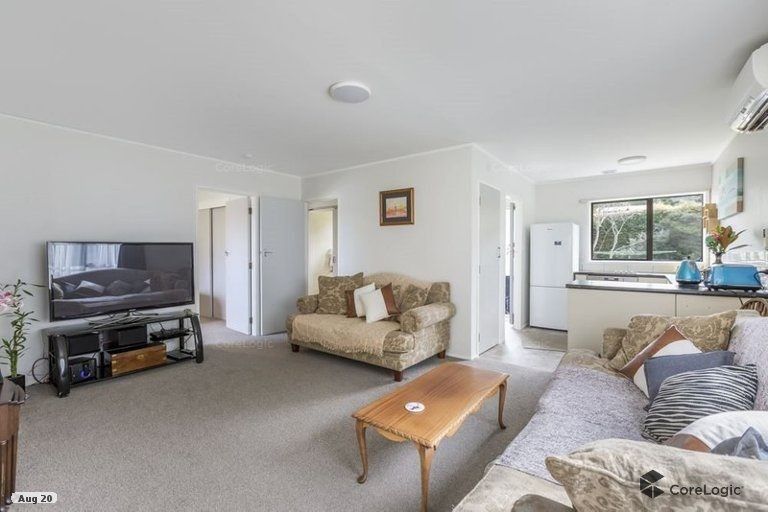 Photo of property in 2/20 Gladys Avenue, Glenfield, Auckland, 0629