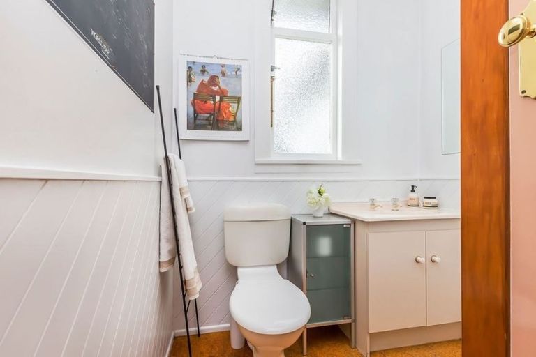 Photo of property in 17 Lonsdale Crescent, Rongotai, Wellington, 6022