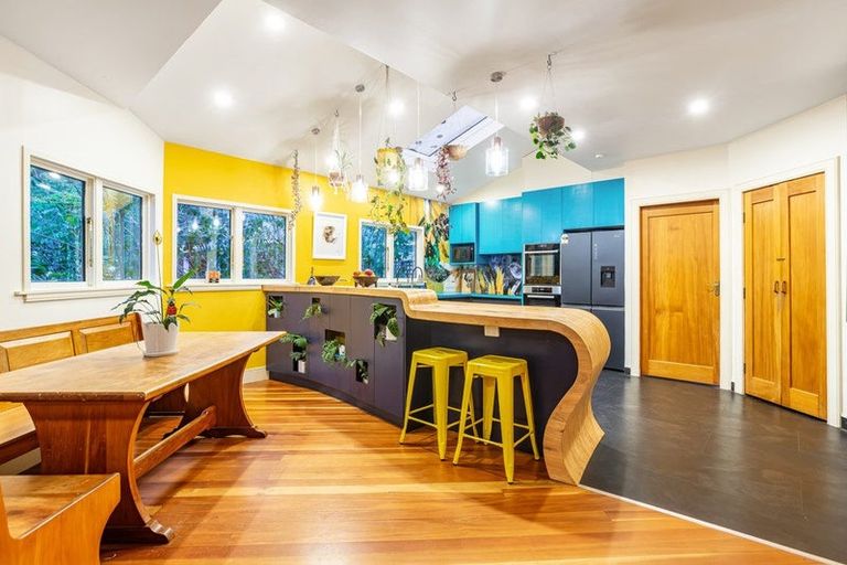 Photo of property in 65 Valley Road, Paraparaumu, 5032