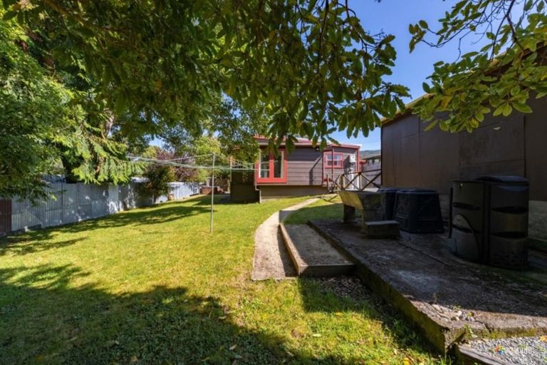 Photo of property in 676 Main Road North, Te Marua, Upper Hutt, 5018