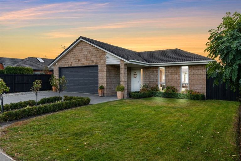 Photo of property in 31 Putake Drive, Parklands, Christchurch, 8083