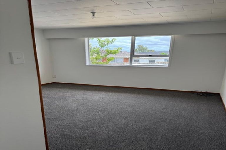 Photo of property in 2/14 Ballater Place, Highland Park, Auckland, 2010