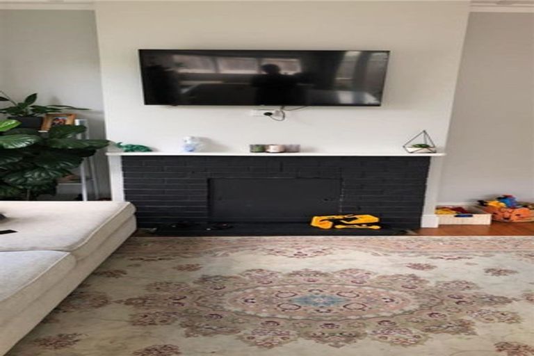 Photo of property in 22 Domain Street, Waiuku, 2123