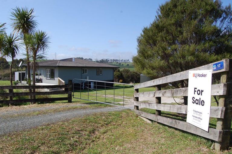 Photo of property in 17 Ranganui Road, Kaiwaka, 0573