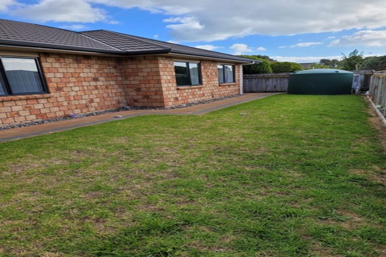 Photo of property in 18 Guildford Drive, Paraparaumu, 5032