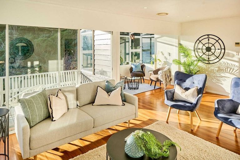 Photo of property in 57 Rona Street, Eastbourne, Lower Hutt, 5013