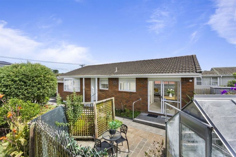 Photo of property in 1/5 Tristram Avenue, Forrest Hill, Auckland, 0620