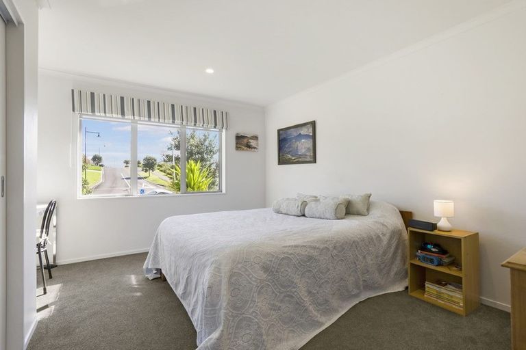 Photo of property in 47 Beachwood Drive, Hatfields Beach, Orewa, 0931