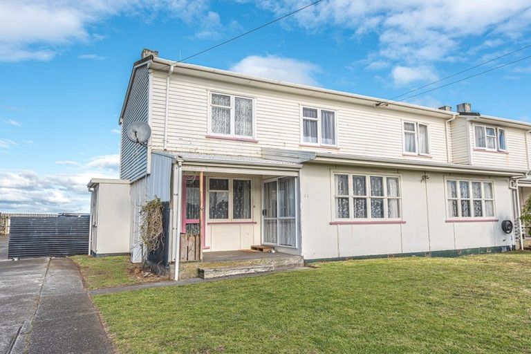 Photo of property in 54 Matipo Street, Castlecliff, Whanganui, 4501