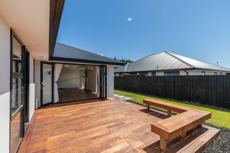 Photo of property in 16 Roys Street, Marshland, Christchurch, 8083