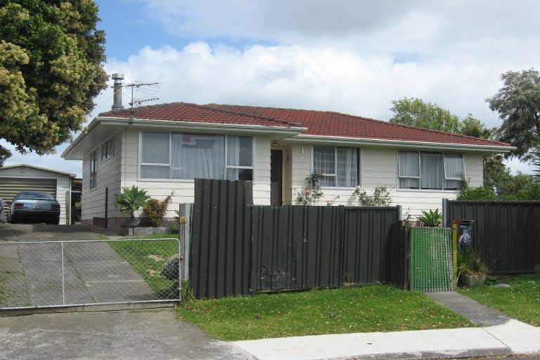 Photo of property in 8 Dorendia Place, Clendon Park, Auckland, 2103