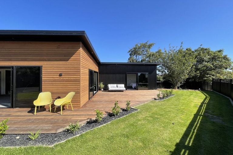 Photo of property in 16 Whitestone Crescent, Weston, Oamaru, 9401