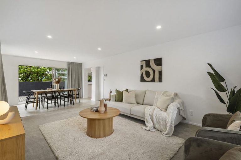 Photo of property in G 01/97 Pupuke Road, Northcote, Auckland, 0627