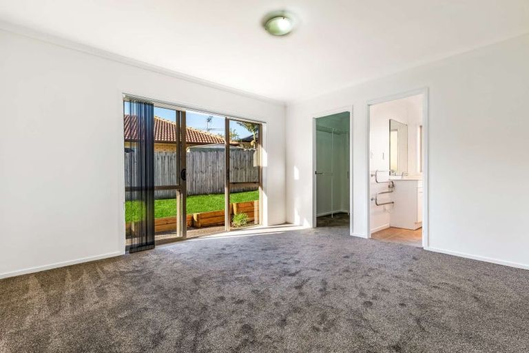 Photo of property in 6 Bibury Avenue, Henderson, Auckland, 0612