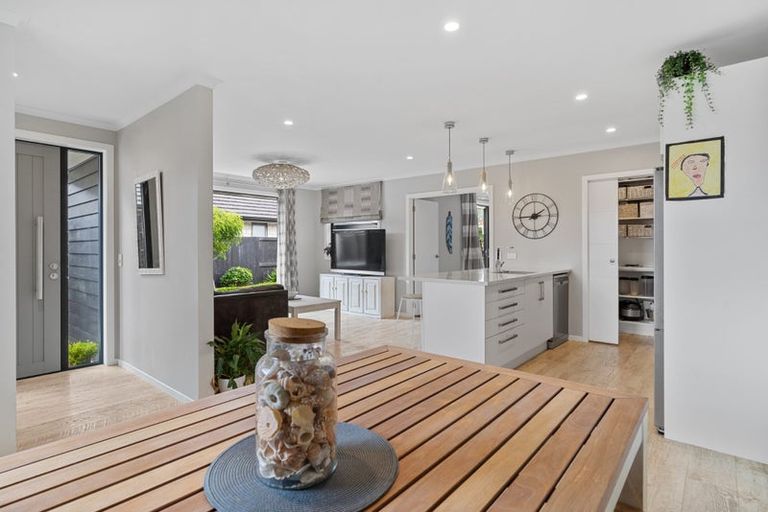 Photo of property in 7 Livingstone Drive, Papamoa Beach, Papamoa, 3118