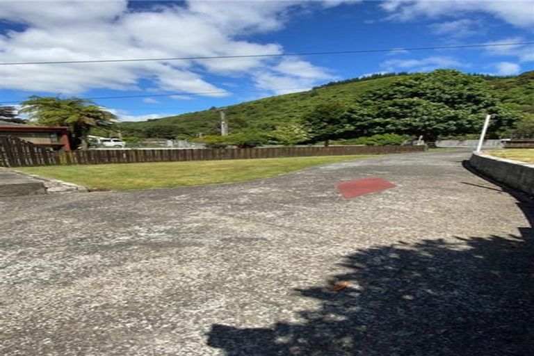 Photo of property in 210 Akatarawa Road, Birchville, Upper Hutt, 5018