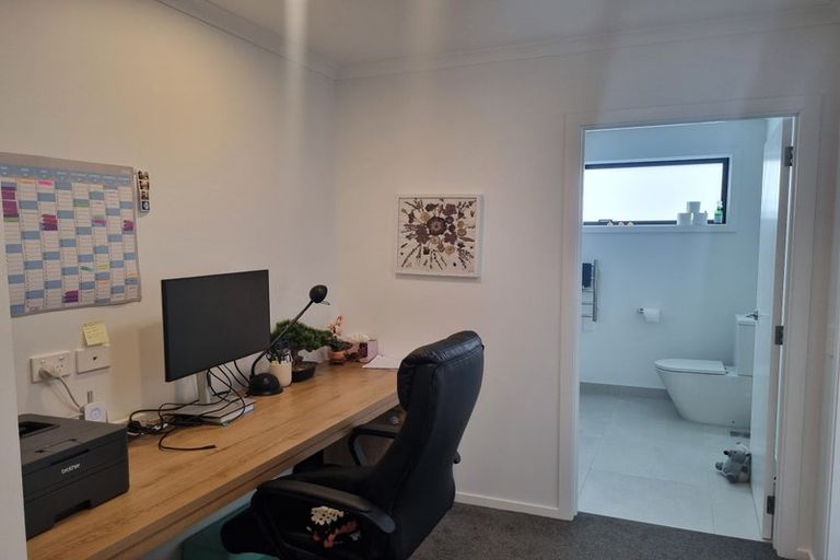 Photo of property in 5 Atutahi Lane, Papamoa Beach, Papamoa, 3118