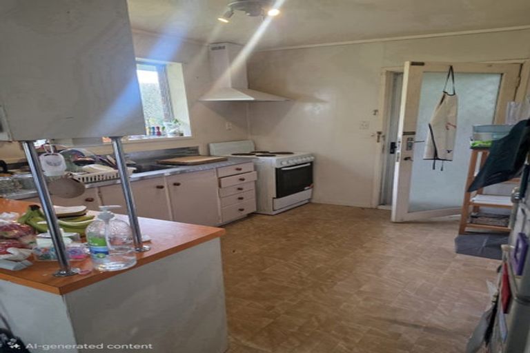 Photo of property in 1/126 Triangle Road, Massey, Auckland, 0614