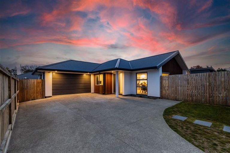 Photo of property in 4a Freedom Drive, Kelvin Grove, Palmerston North, 4414