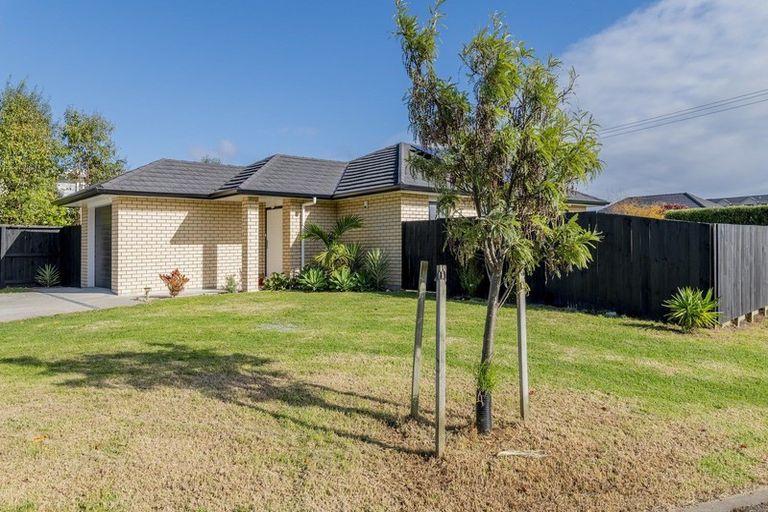 Photo of property in 25 Mahia Lane, Waikanae, 5036