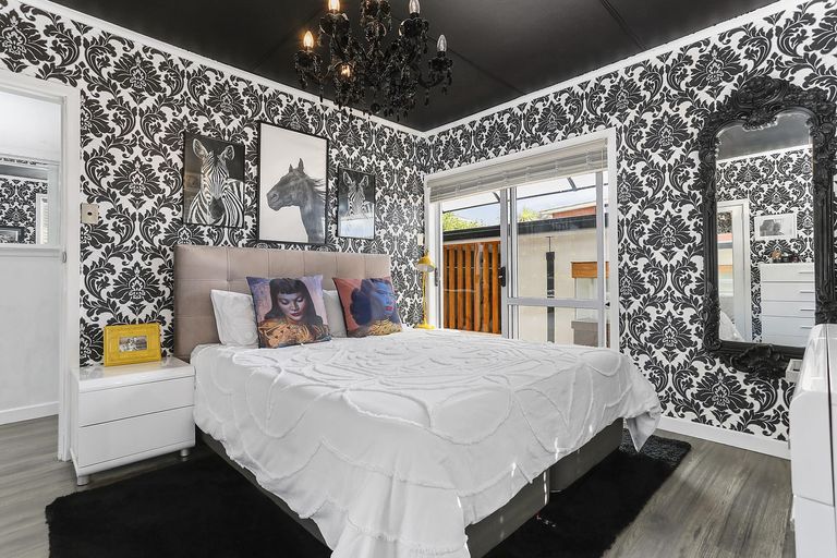 Photo of property in 55 Cliff View Drive, Green Bay, Auckland, 0604