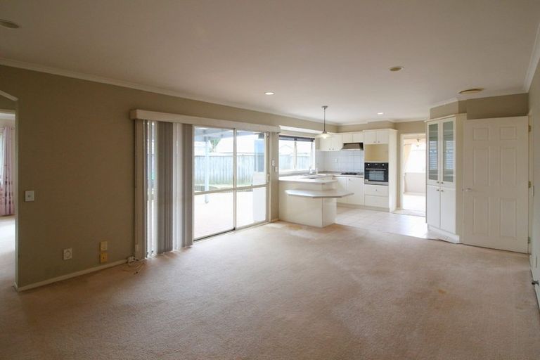 Photo of property in 65 Bob Charles Drive, Golflands, Auckland, 2013