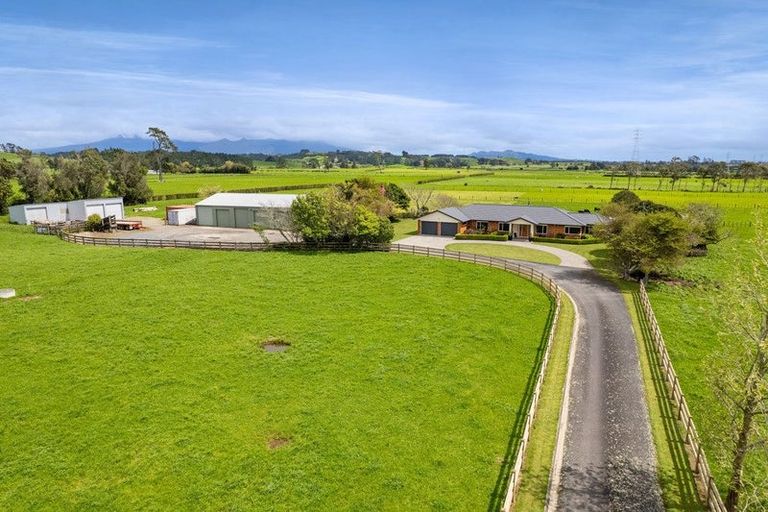 Photo of property in 550 Mountain Road, Lepperton, New Plymouth, 4373