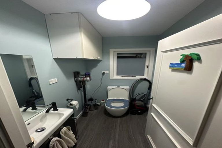 Photo of property in 18 Kervil Avenue, Te Atatu Peninsula, Auckland, 0610