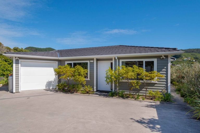 Photo of property in 10 Larsen Crescent, Tawa, Wellington, 5028