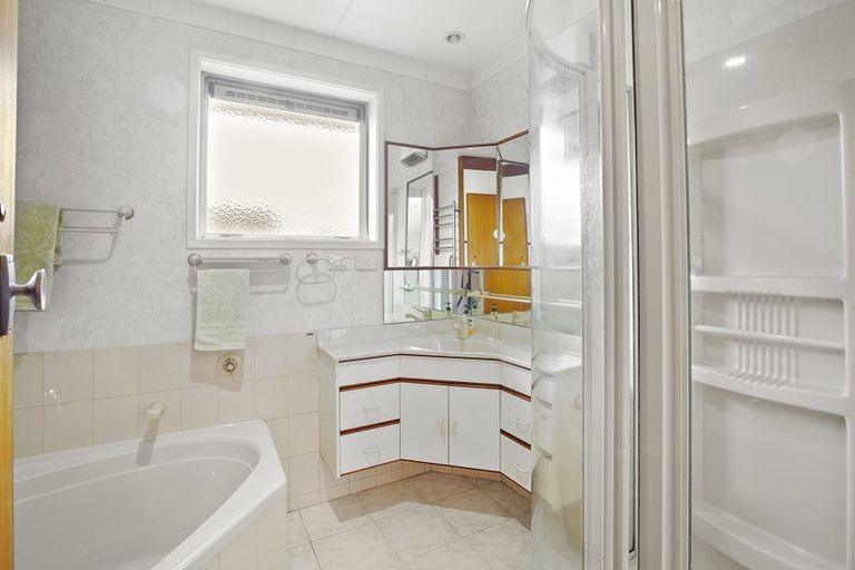 Photo of property in 24 Nevada Drive, Merrilands, New Plymouth, 4312