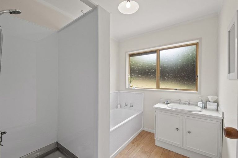 Photo of property in 3/6 Keys Street, Belmont, Auckland, 0622