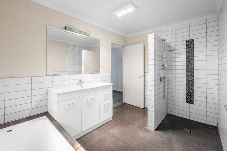 Photo of property in 24 Nielsen Gardens, Rototuna, Hamilton, 3210