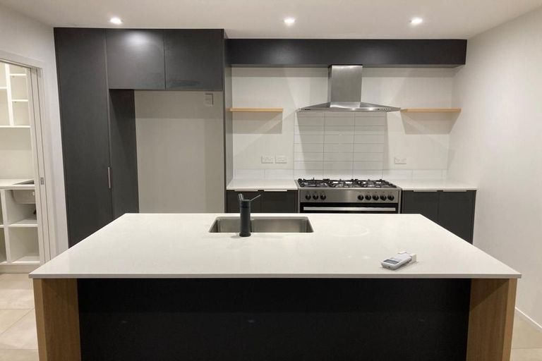 Photo of property in 4/60 Hayfield Way, Karaka, Papakura, 2580