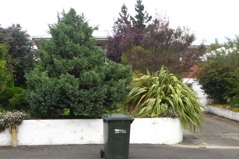 Photo of property in 27 Centennial Road, Fairfield, Dunedin, 9018