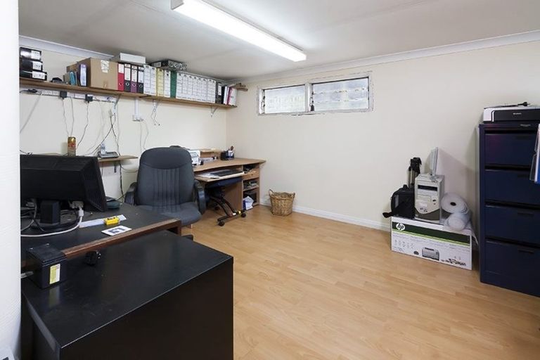 Photo of property in 42 Reeves Road, Pakuranga, Auckland, 2010