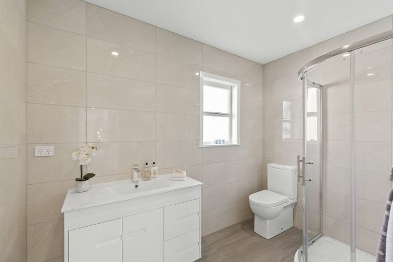 Photo of property in 1/57 Coronation Road, Hillcrest, Auckland, 0627