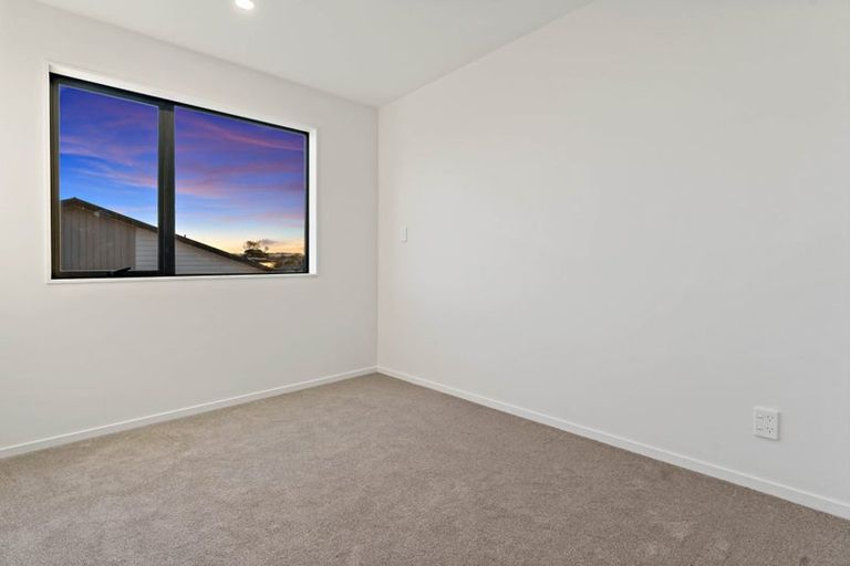 Photo of property in 3/16 Binsted Road, New Lynn, Auckland, 0600