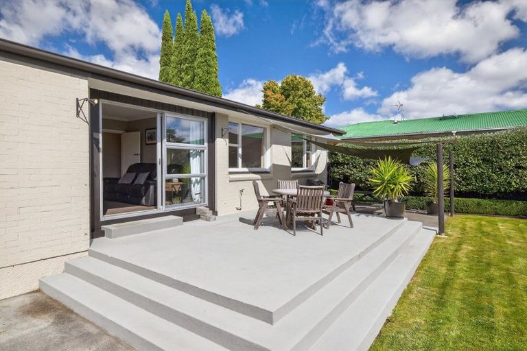 Photo of property in 73 Dunedin Street, Redwood, Christchurch, 8051