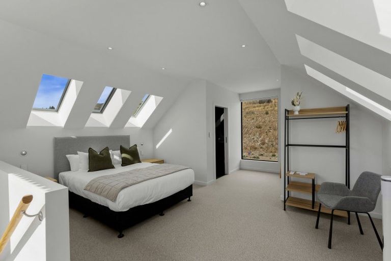 Photo of property in 18 Station Bay Rise, Lake Tekapo, 7999