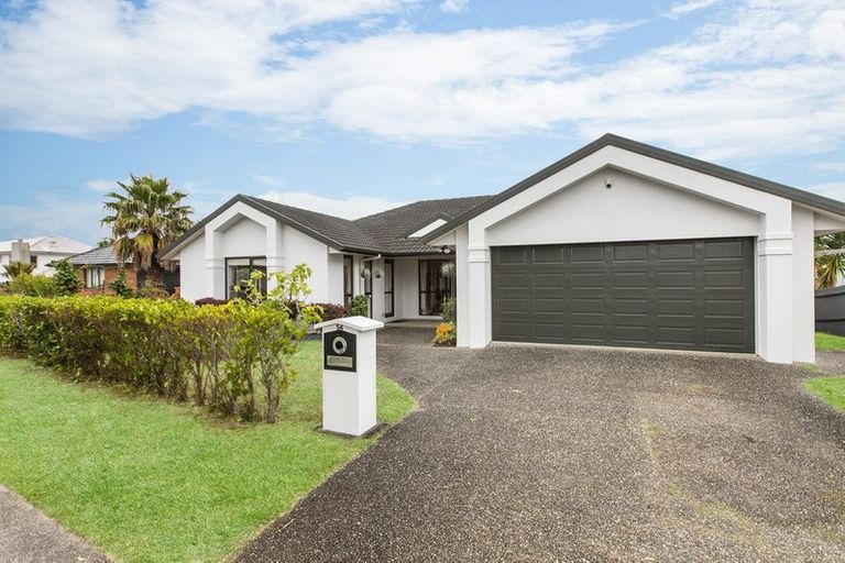 Photo of property in 54 Kittiwake Drive, Schnapper Rock, Auckland, 0632
