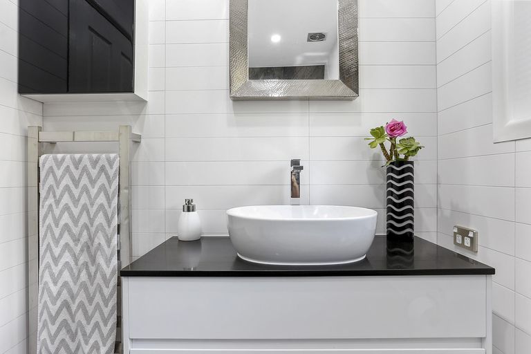 Photo of property in 55 Cliff View Drive, Green Bay, Auckland, 0604