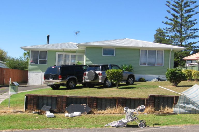 Photo of property in 11 Martin Place, Kelston, Auckland, 0602