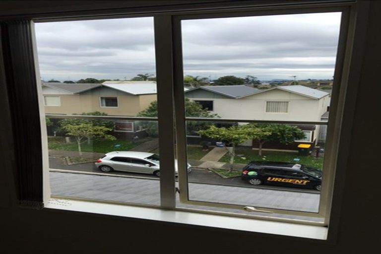 Photo of property in 49 Kirikiri Lane, East Tamaki, Auckland, 2013