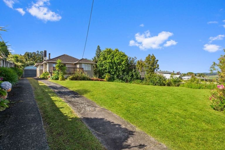 Photo of property in 38 Hand Road, Helensville, 0800